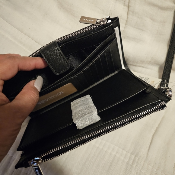 Michael Kors Adele Leather Smartphone Wallet - Picture 3 of 8